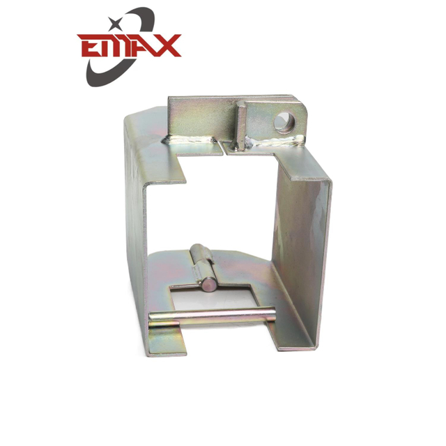 Kh&oacute;a khớp nối xe k&eacute;o Caravan để bảo mật qu&aacute; giang