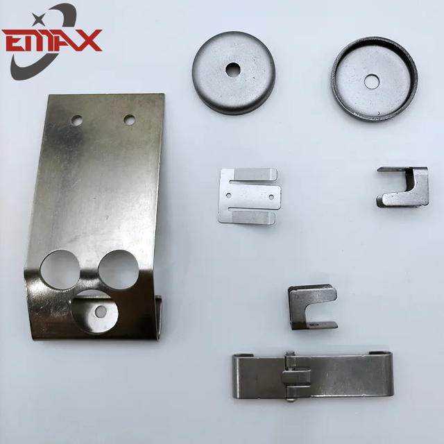 การผลิตแผ่นโลหะอัตโนมัติชิ้นส่วนตัดแต่งสแตนเลสชิ้นส่วนแหนบ