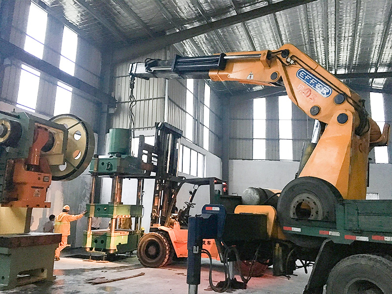 気をつけて！非常に目立たないドアや窓の金具アクセサリーは、実はとても重要なのです。