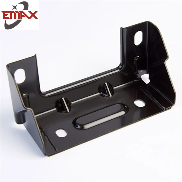 Сверхмощная штамповка для формирования больших металлических деталей глубокой вытяжки для сельскохозяйственной машины.