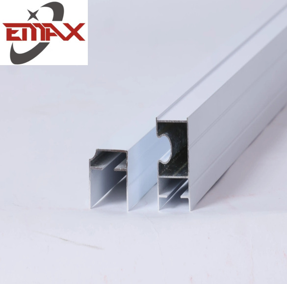 モダンなデザインのアルミニウム合金カーテンプロファイルとハニカムトラックの組み合わせ