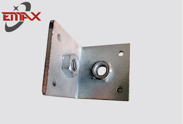 Wytrzymałe, ocynkowane wsporniki narożne w kształcie litery L do montażu mebli